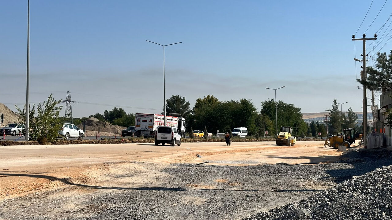 Diyarbakır’da Okullar Açıldı, Yol Çalışması Trafiği Vurdu!3