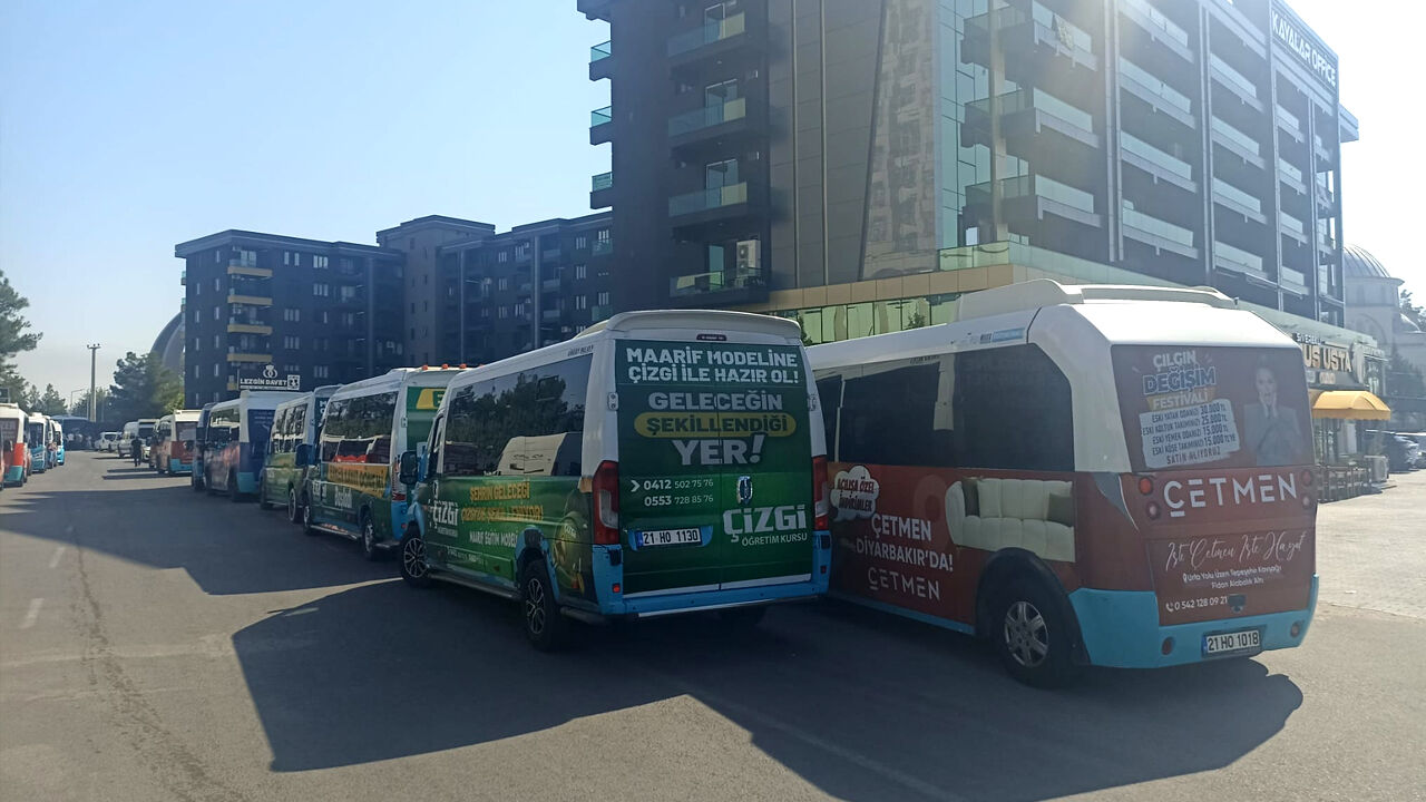 Diyarbakır’da Özel Halk Otobüsü Kontak Kapattı2