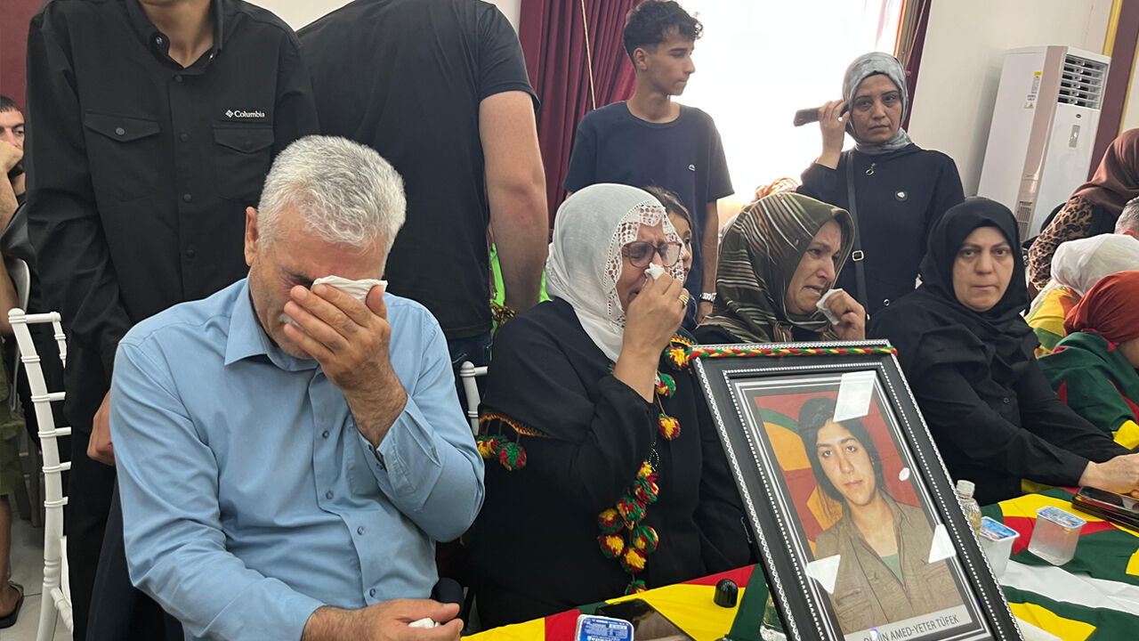Diyarbakır’da Yaşamını Yitiren Pkk Mensupları Için Taziye Kuruldu2
