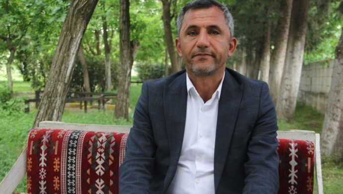 Emin Ay Esbaskan Oldu