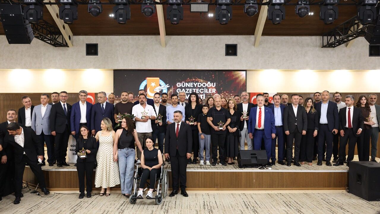 Diyarbakır Eşbaşkanı Bucak: Barışın dili gazetecilerin mücadelesiyle mümkün