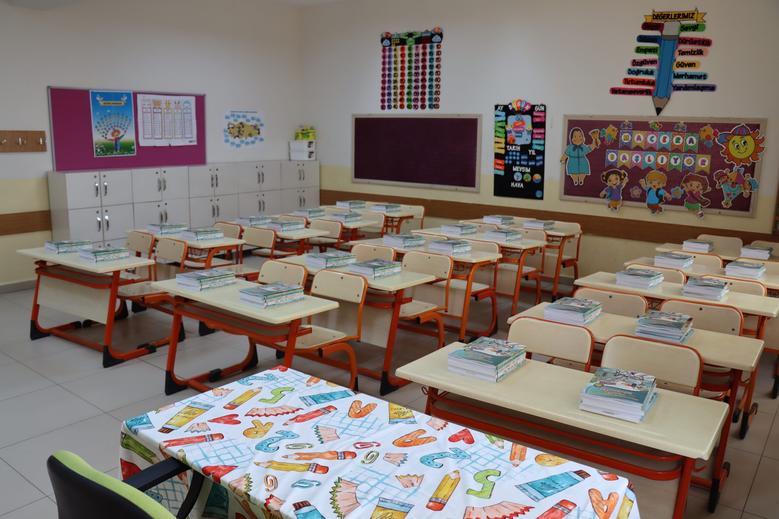 30 Ekim 2026 tatil mi? Öğrenciler cuma günü okula gidecek mi? Cumhuriyet Bayramı kaç gün sürecek?