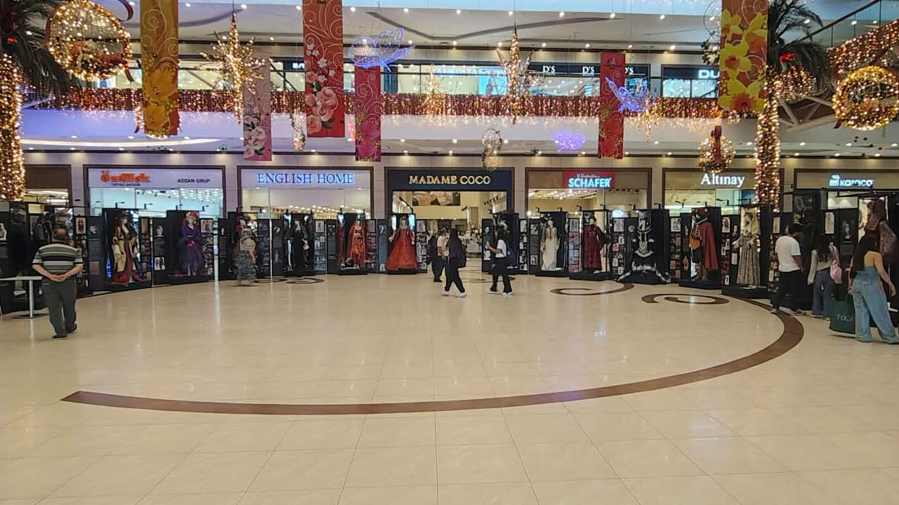 Sahnelerin Büyüsü, Diyarbakır’da Vitrine Çıktı4