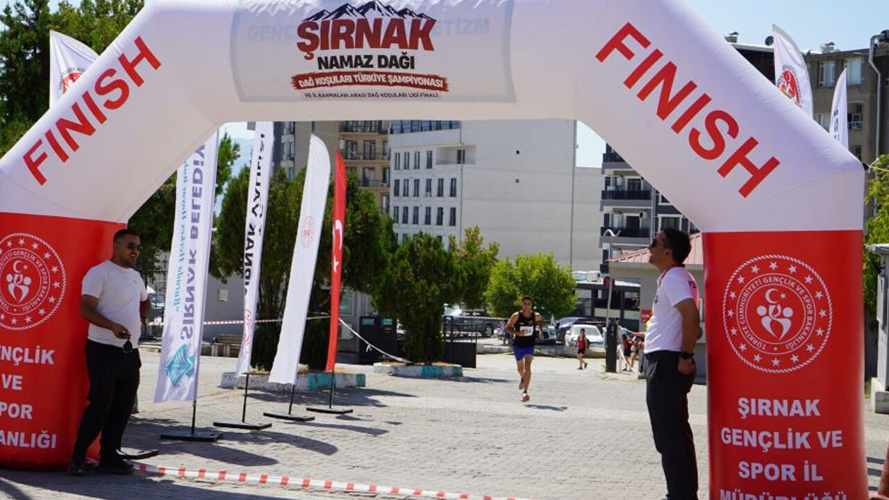 Şırnak'ta 120 Sporcu Namaz Dağı Eteklerinde Koştu,-1
