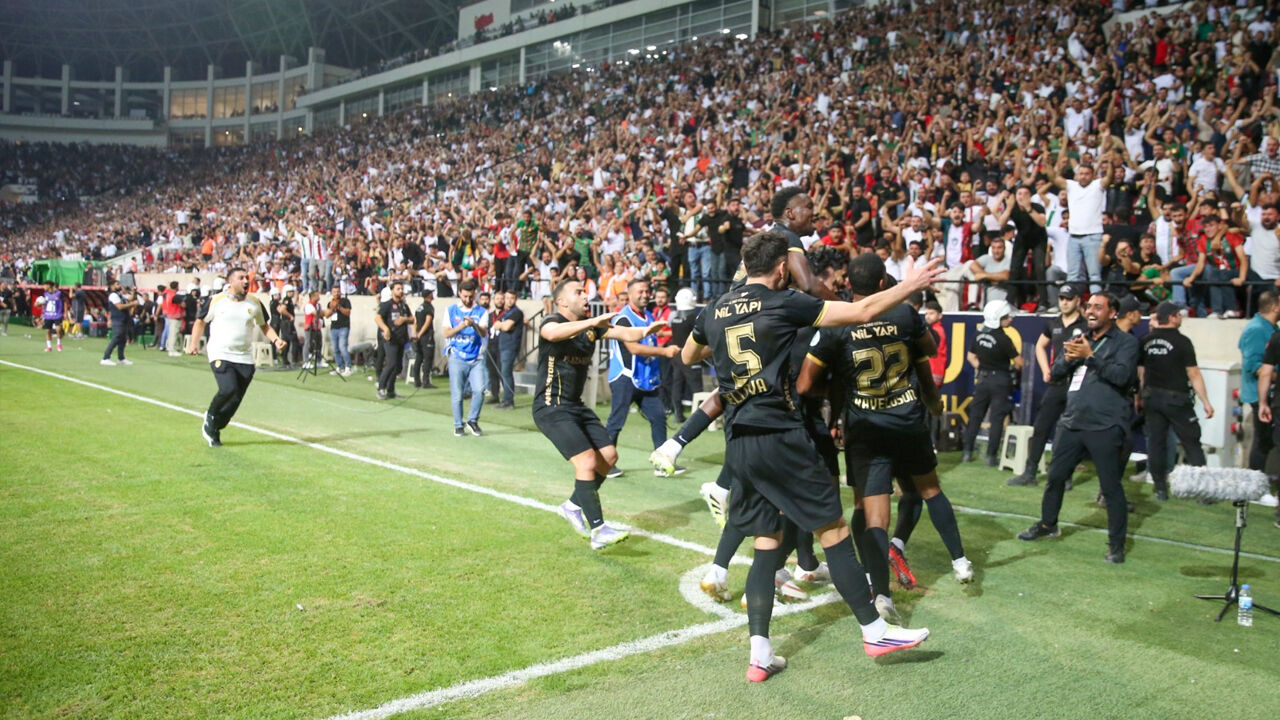 Top Trabzon’un, Zafer Amedspor’un Oldu3