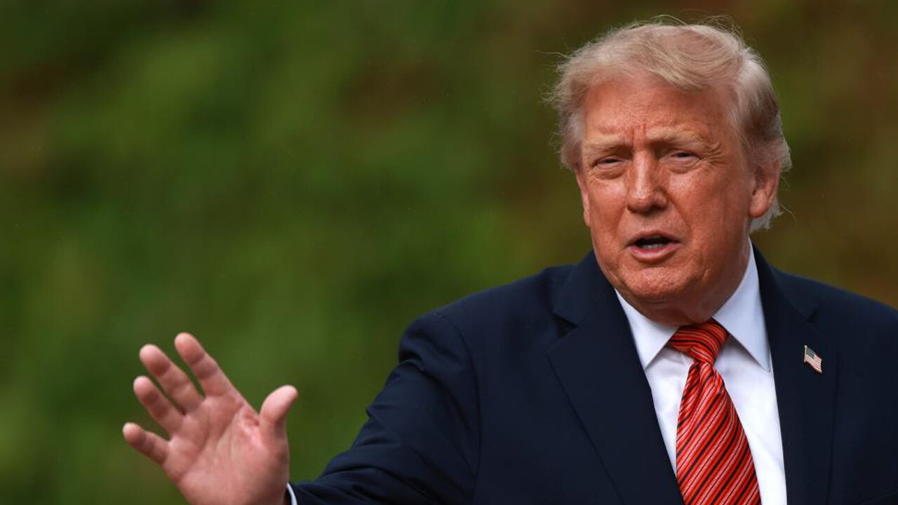 Trump: İran'da çok büyük şeyler gerçekleşecek