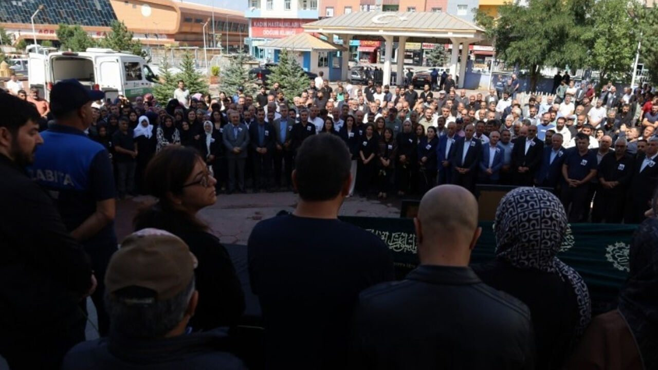 Ağrı Belediye Eşbaşkanı Memet Akkuş’a veda