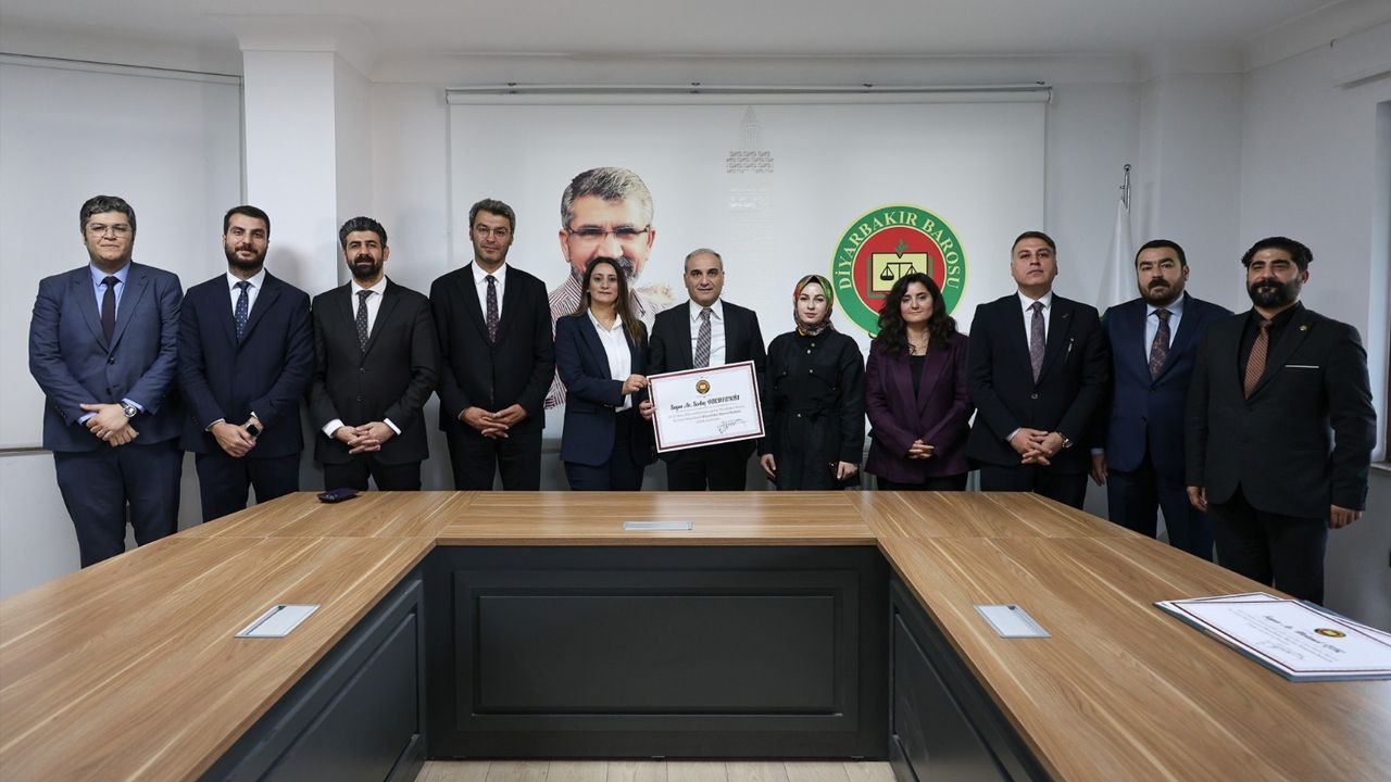 Diyarbakır Barosu’nun Yeni Yönetimi Mazbatalarını Aldı2