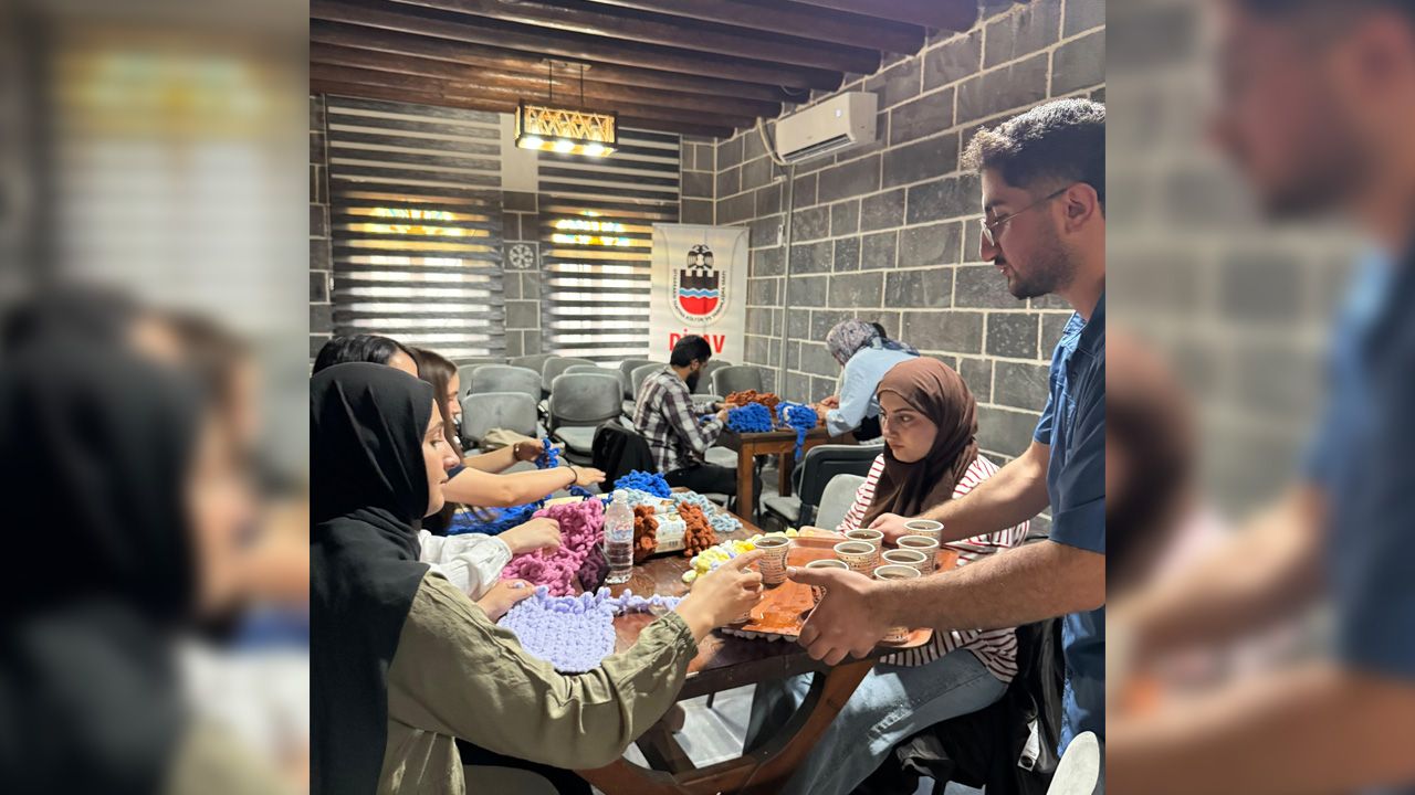 Diyarbakır’da Çocuklar Için Ilmek Ilmek Iyilik Örüyorlar1