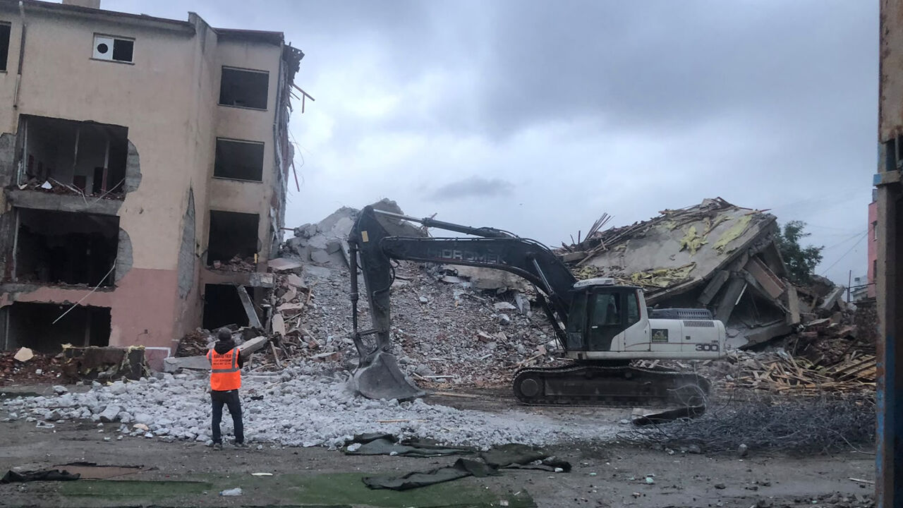 Diyarbakır’da Riskli Bulunan Okulda Gecikmeli Yıkım1