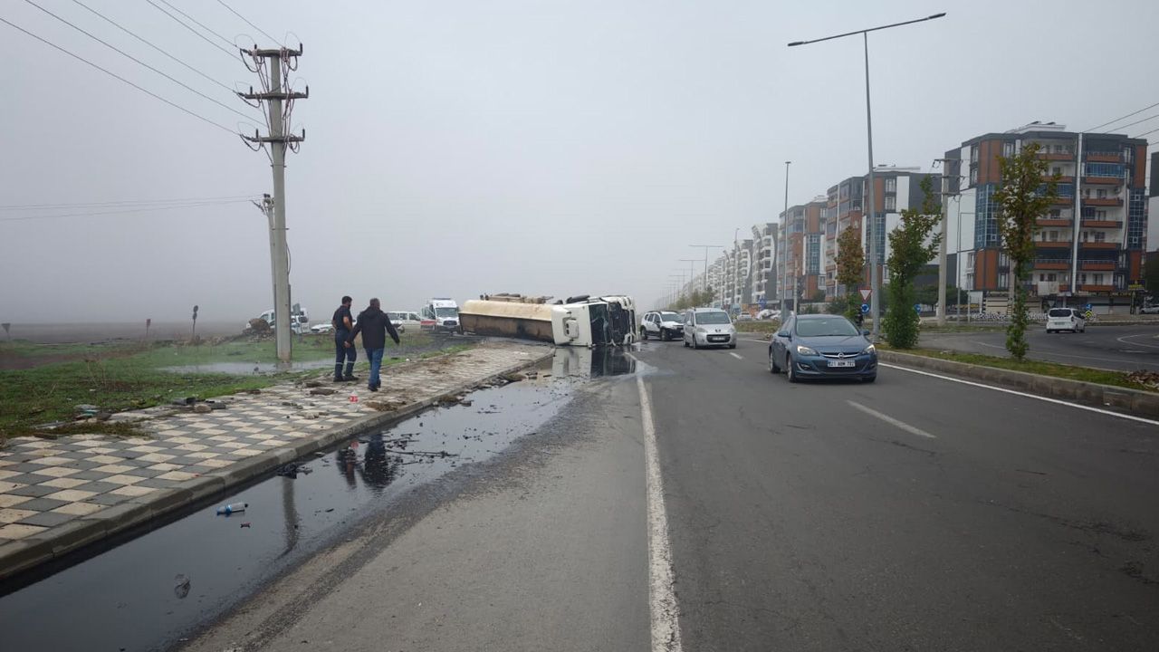 Diyarbakır’da Tanker Faciası! Cadde Petrole Bulandı4