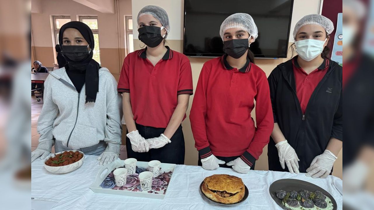 Diyarbakır’ın Tescilli Çermik Biberinden 41 Çeşit Yemek Yaptılar