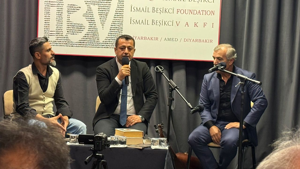 Kürt Yönetmen Keremo, 6 Kitabını Diyarbakır’da Tanıttı3