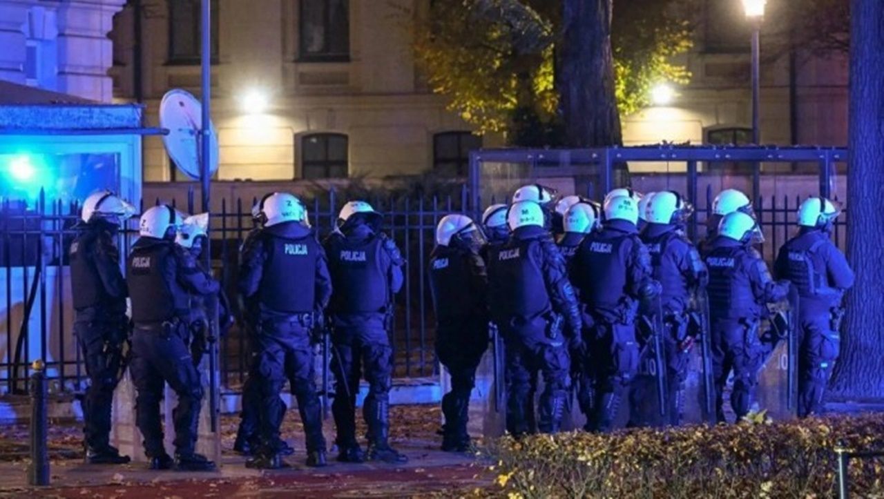 Polonya'da Anayasa Mahkemesi'ne polis girdi